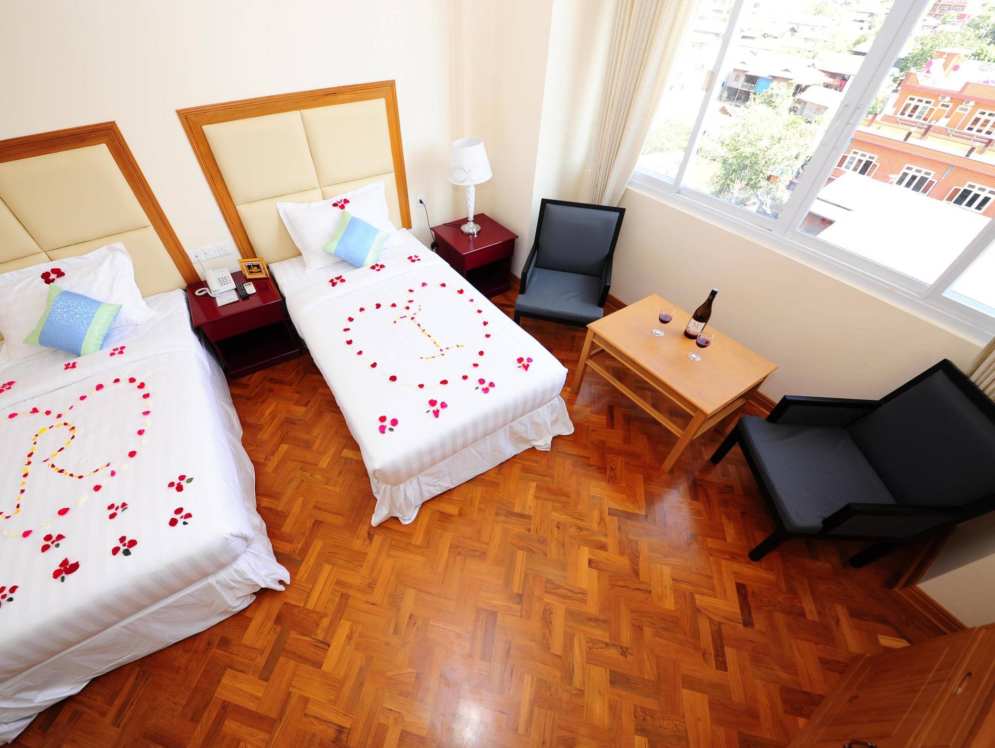 Royal Inlay Hotel Nyaung Shwe Exterior foto